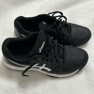 Women’s ASICS size 7.5 black tennis shoes